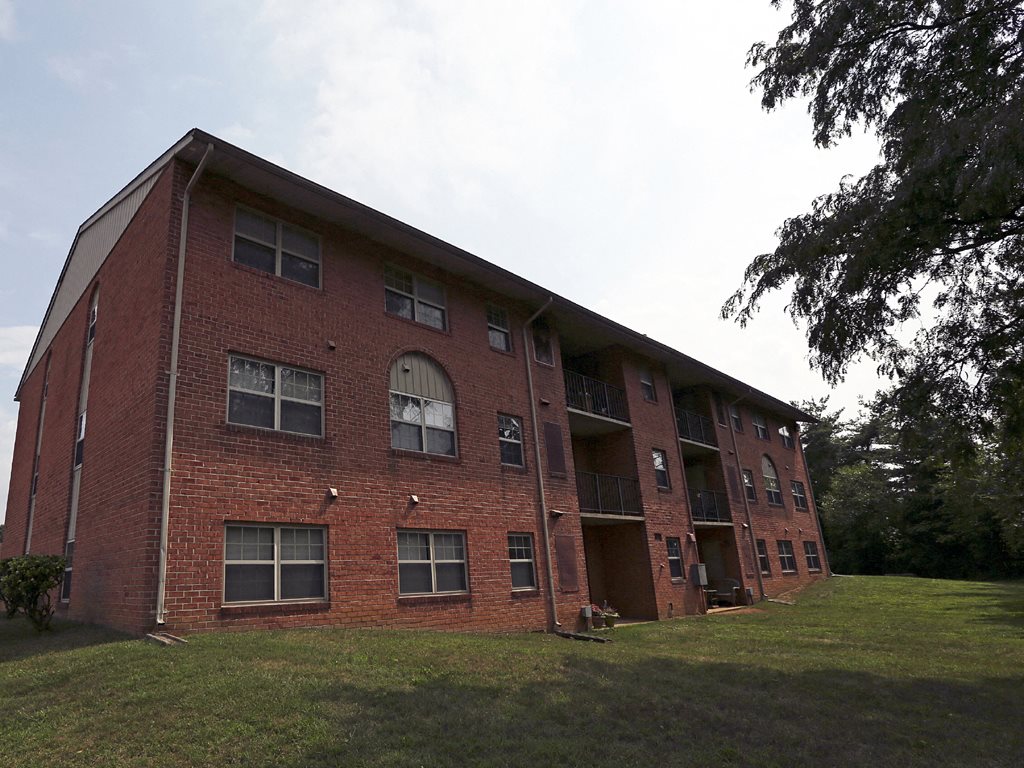 Photos and Video of Seminary Roundtop Apartments in Lutherville, MD